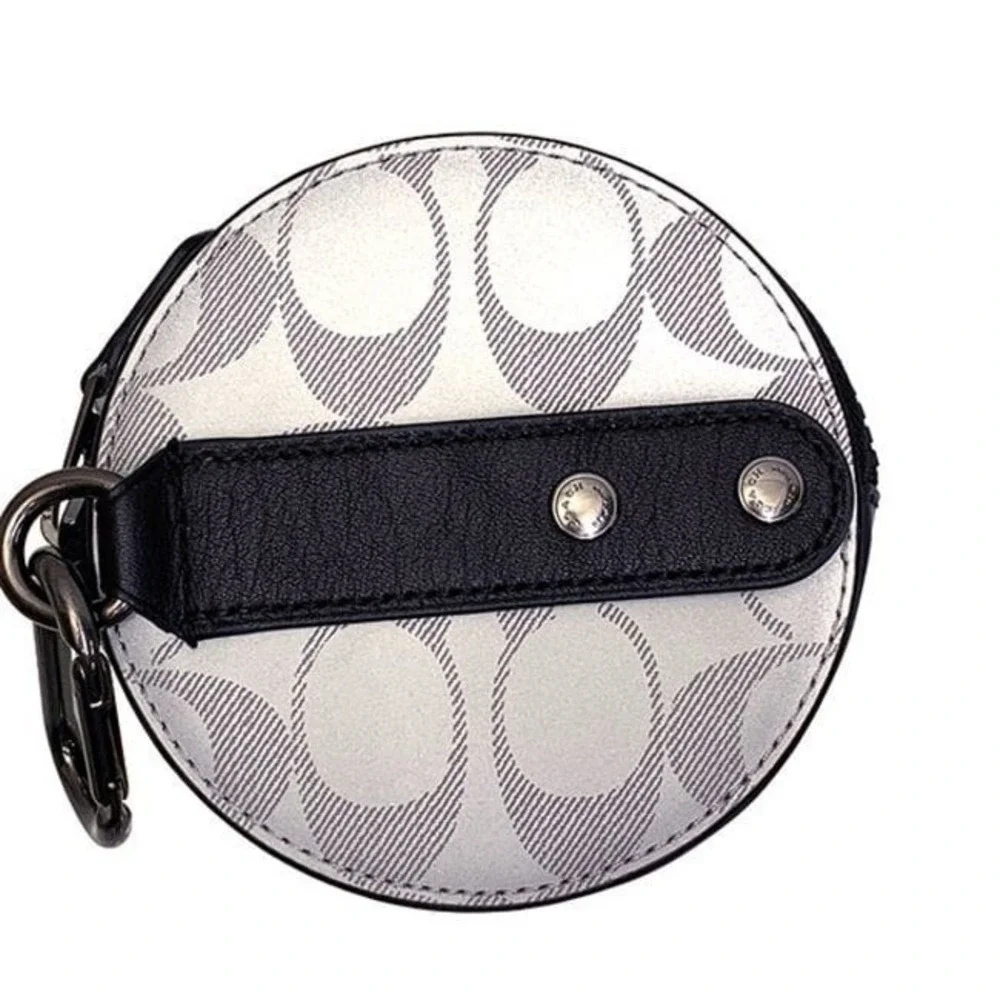 COACH ROUND HYBRID POUCH IN REFLECTIVE SIGNATURE CANVAS NWOT